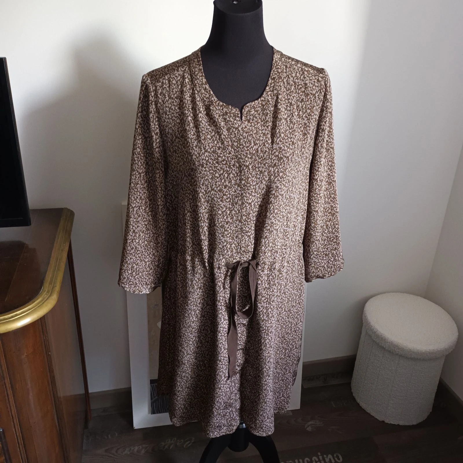 Look moderne et citadin robe T42/44 polyester style élégant 